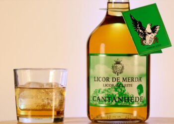 Com um nome pouco apelativo, mas um sabor incrível! receita do Licor de Merda
