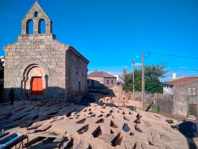 A necrópole rupestre de Moreira de Rei tem mais de 600 sepulturas.