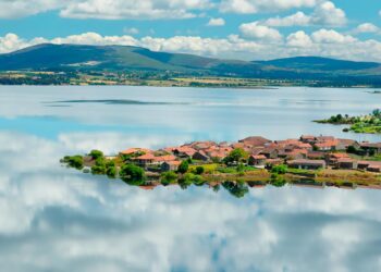 Uma experiência singular, plena de autenticidade e beleza natural. aldeia mais encantadora de Trás-os-Montes