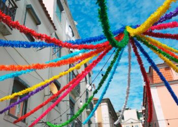 Os Santos Populares e as tradições portuguesas do Santo António, São João e São Pedro.
