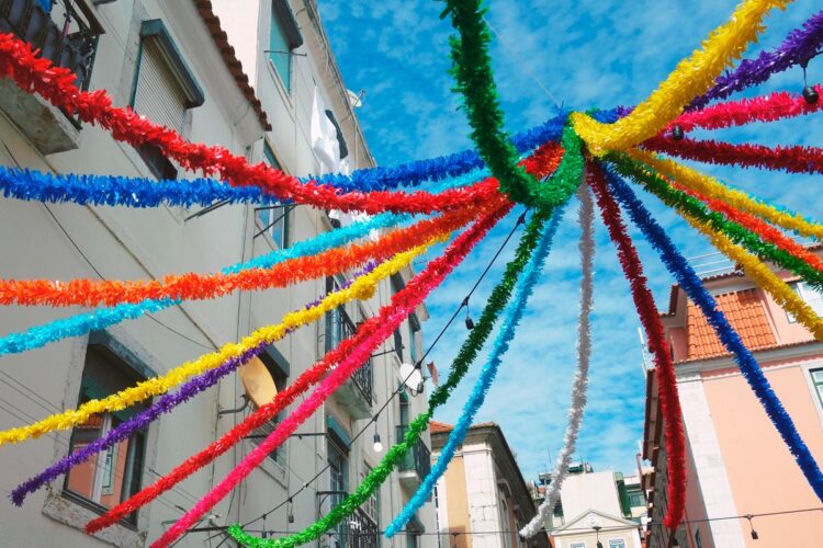 Os Santos Populares e as tradições portuguesas do Santo António, São João e São Pedro.