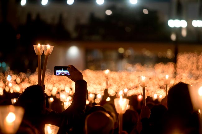 Descubra as principais características das maiores religiões que influenciam a humanidade. 