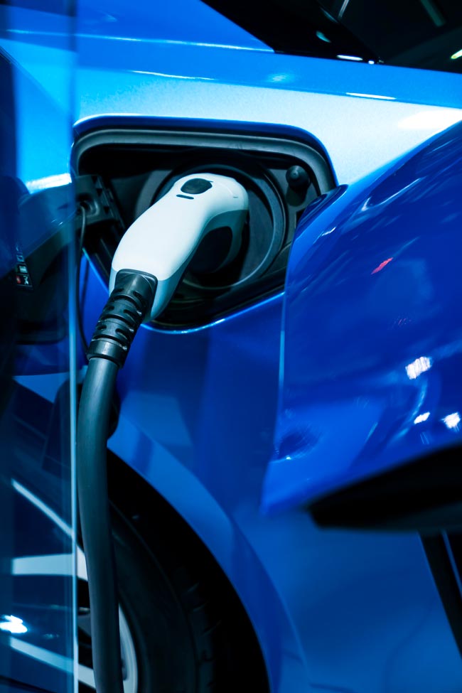 Entenda porque é que estes automóveis continuam a ser a opção mais dispendiosa. carros elétricos são tão caros