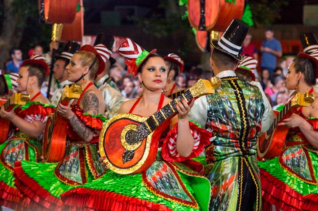 Os Santos Populares e as tradições portuguesas do Santo António, São João e São Pedro.