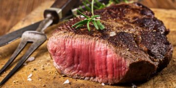 Aprenda a dominar a arte de grelhar e eleve as suas refeições a um nível gourmet! erros imperdoáveis ao grelhar bife