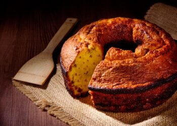 Os equívocos mais comuns na confeitaria caseira e como evitá-los, garantindo sempre bolos perfeitos. erros imperdoáveis ao fazer bolos