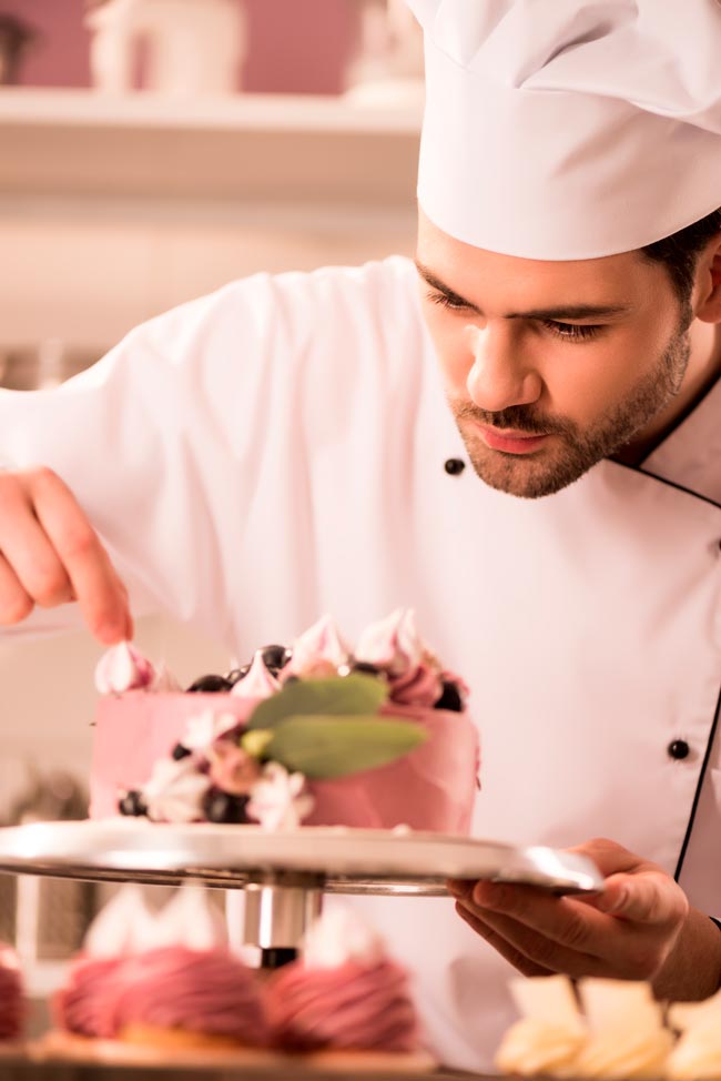 Evite os erros mais comuns que podem comprometer a perfeição do seu bolo. erros que arruínam o seu bolo