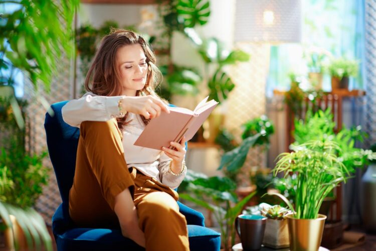 Conheça as sete plantas mais eficazes em purificar o ar, tornando o seu espaço mais fresco e limpo. plantas que purificam o ar