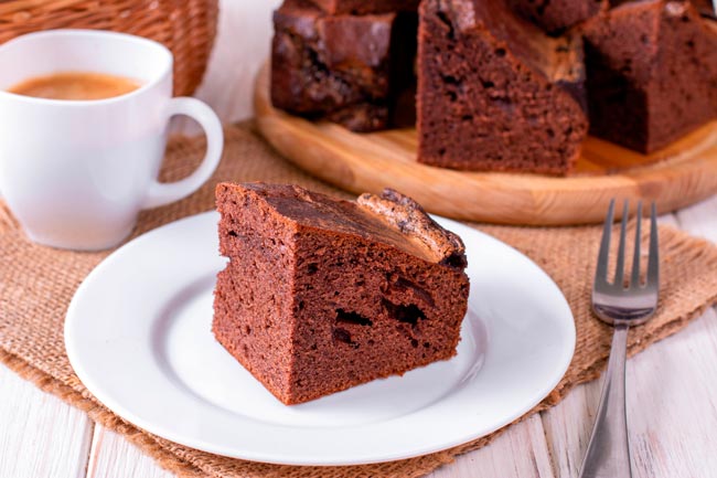Identifique e evite os erros mais frequentes para garantir sempre bolos de chocolate perfeitos. 