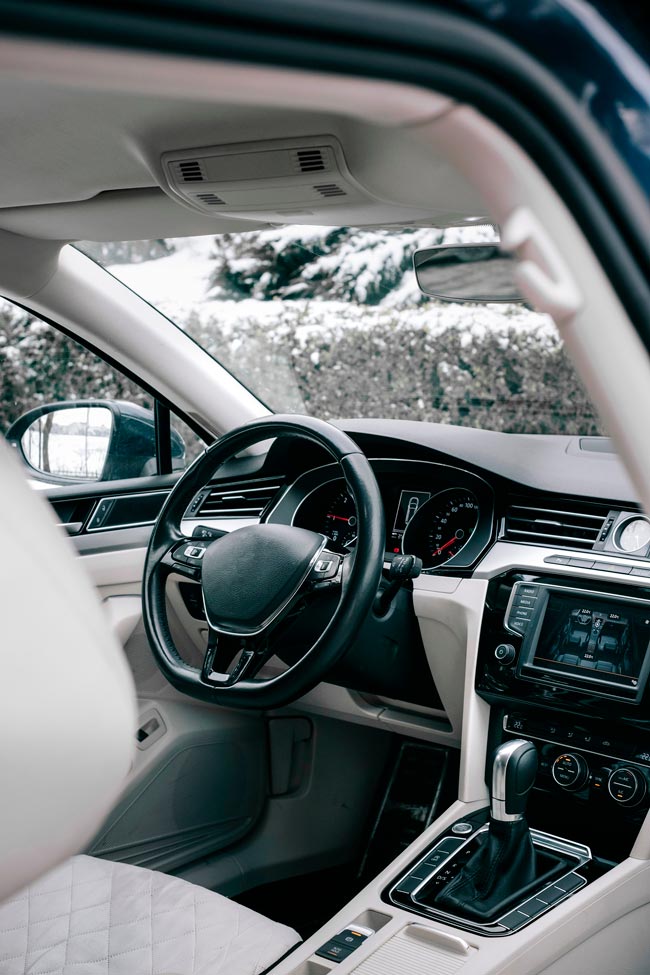 Descubra como silenciar os ruídos parasitas e indesejados no seu veículo. eliminar os ruídos irritantes no seu carro