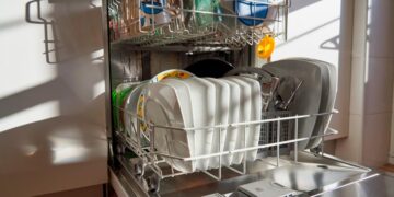 Prepare-se para resgatar a frescura da sua máquina de lavar louça e desfrutar de louças limpas e perfumadas a cada ciclo. mau cheiro da máquina de lavar louça