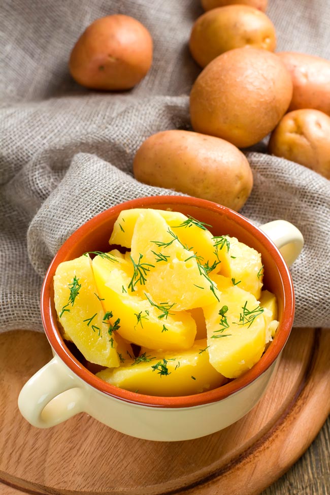 Prepare-se para dominar a arte de cozinhar batatas e impressionar os seus amigos e familiares sempre com pratos deliciosos. cozer batatas na perfeição