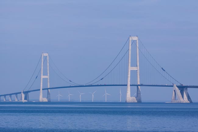 Uma viagem fascinante através de algumas das estruturas mais icónicas já construídas. pontes mais famosas