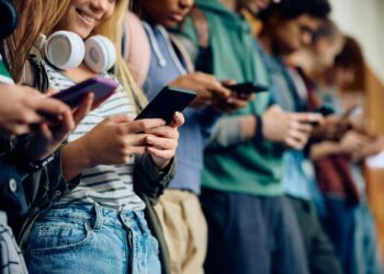 Descubra as principais plataformas que estão a moldar o cenário digital global. redes sociais mais usadas