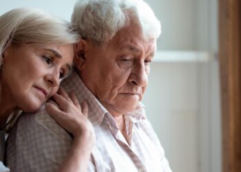 As experiências de pessoas que refletem sobre as suas vidas após décadas de trabalho. arrependimentos dos reformados