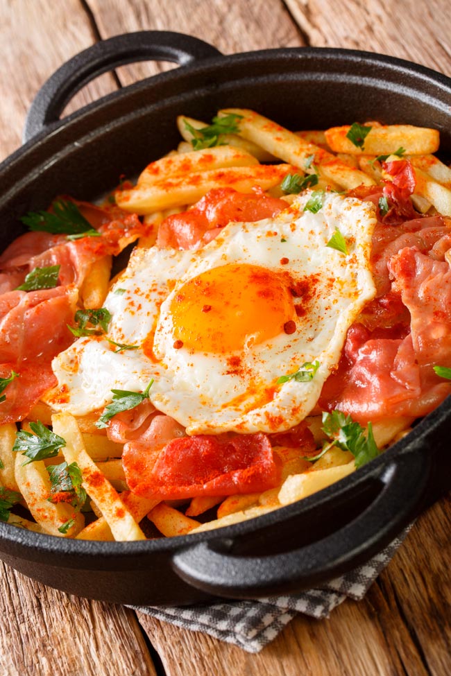 Deixe-se inspirar e surpreenda-se com os sabores únicos destes ovos rotos reinventados.