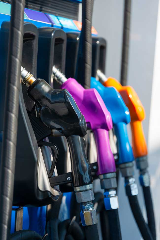 Conduzir na reserva pode sair-lhe caro