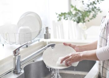 Qual é a melhor opção lavar a loiça à mão ou na máquina