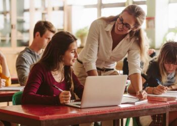 TOP10 dos maiores salários para professores no mundo