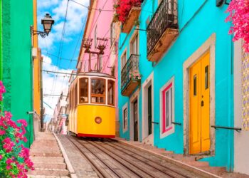 Explore os prós e contras, custo de vida, qualidade de vida, oportunidades de emprego e muito mais. Viver em Portugal vale a pena?