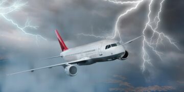Descubra as respostas para uma pergunta fascinante: o que acontece se um raio atingir um avião?