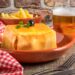 Um prato típico do Porto que conquistou os portugueses e maravilha estrangeiros todos os dias! nome Francesinha