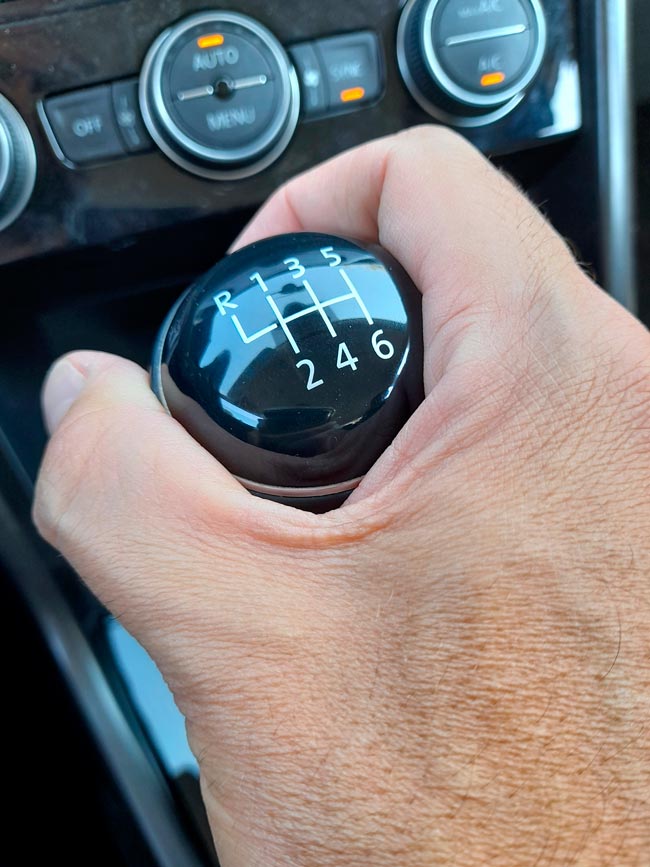 8 erros com caixa manual que podem custar-lhe caro 