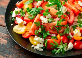 4 das melhores receitas de saladas para os dias mais quentes