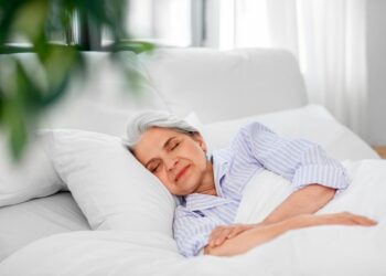 Porque acordamos mais cedo com a idade?