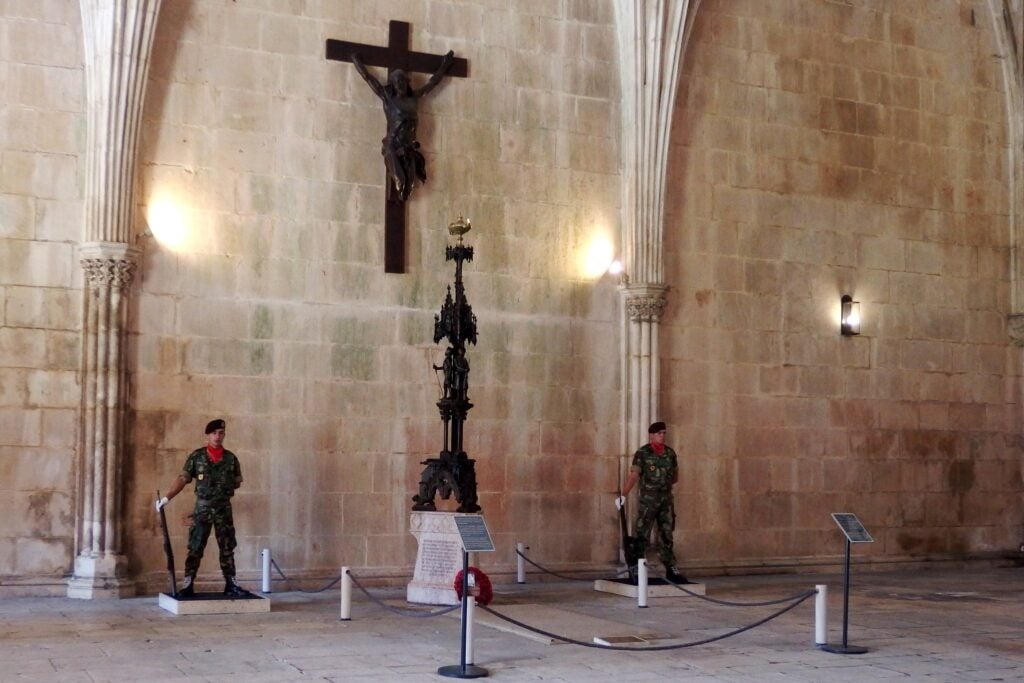 O Cristo das Trincheiras: a estátua venerada pelos soldados portugueses