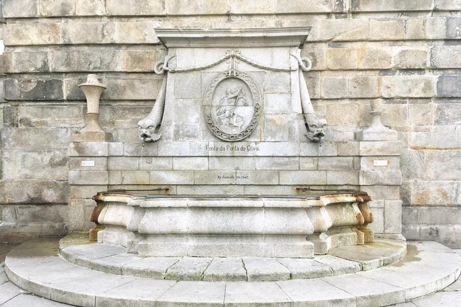 No Porto há outro rio, mas poucos sabem por onde ele passa Fonte da Porta do Olival (Rio Frio)