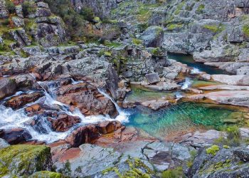 Rio Poio: Um rio de beleza surpreendente é um paraíso escondido no Norte de Portugal