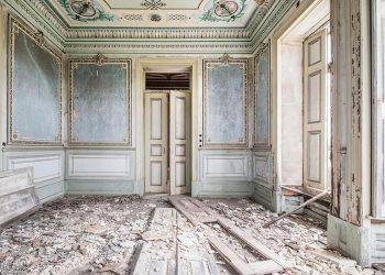 Um palácio deslumbrante, mas completamente abandonado