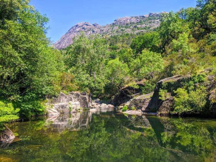 Lagoa dos Druidas: um dos locais mais secretos do Parque Nacional Peneda Gerês Lagoa dos Druidas: um dos locais mais secretos do Parque Nacional Peneda Gerês