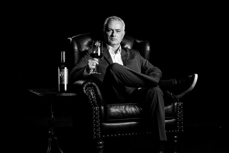 José Mourinho entra no mundo dos vinhos com "The Special One" José Mourinho entra no mundo dos vinhos com "The Special One"