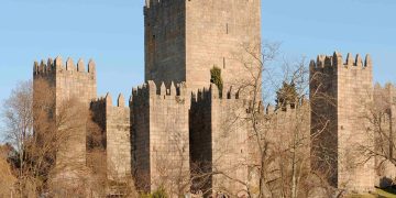 O Castelo de Guimarães: onde Portugal chorou e renasceu livre