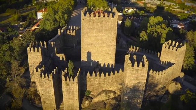 O Castelo de Guimarães: onde Portugal chorou e renasceu livre