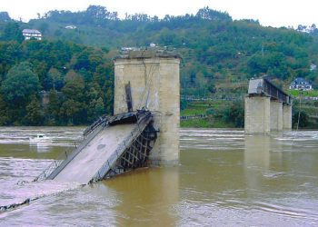 A tragédia da Ponte Hintze Ribeiro em 2001