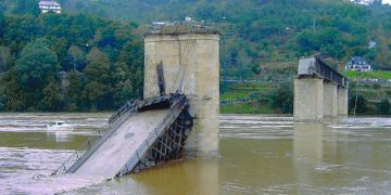 A tragédia da Ponte Hintze Ribeiro em 2001
