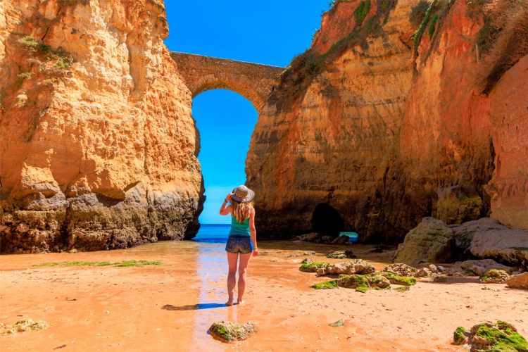 Britânicos revoltam-se contra o aumento da taxa turística em várias regiões de Portugal