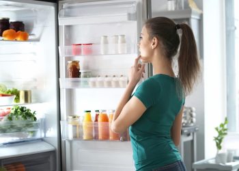 Ainda pode consumir o que estava no frigorífico? Quanto tempo aguentam os alimentos após um apagão?
