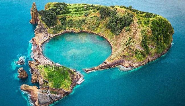 Ilhéu de Vila Franca (São Miguel, Açores)