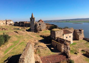 Juromenha: a sentinela esquecida que ainda guarda a alma de Portugal