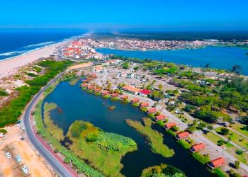 A única praia no mundo que nunca perdeu a Bandeira Azul é portuguesa