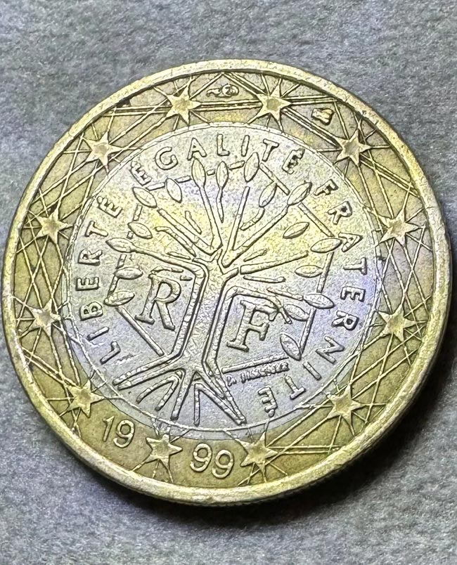 Muito cobiçada! Moeda de 1€ que vale quase 2.000€