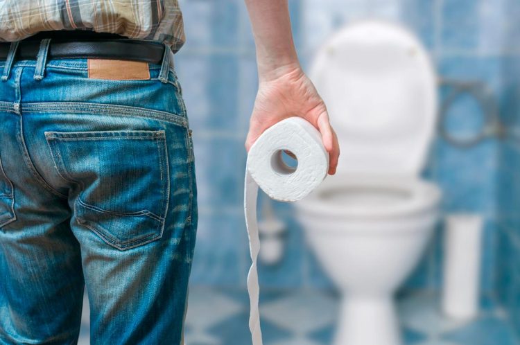 Frente ou trás? Qual a maneira correta de colocar o papel higiénico?