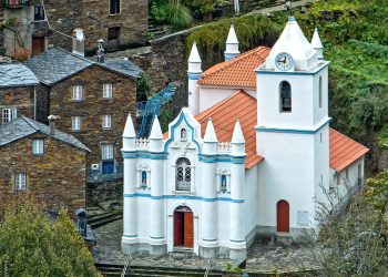 Igreja Matriz do Piódão: a joia branca no coração da Serra do Açor
