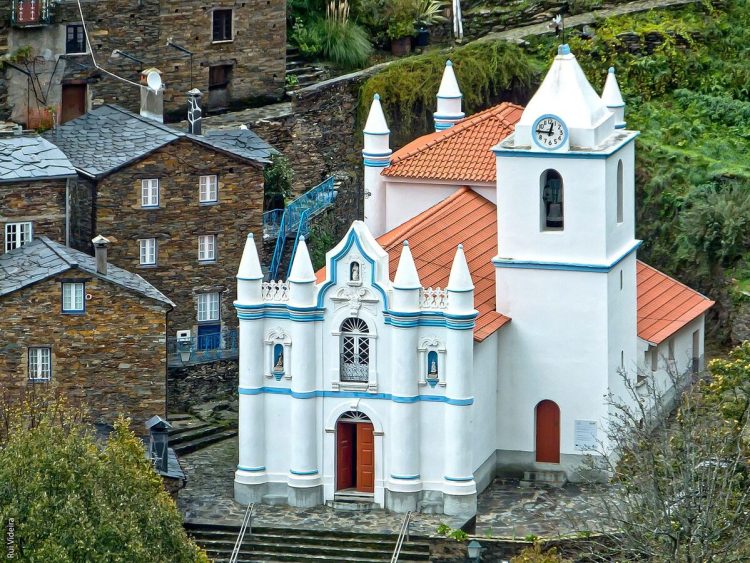 Igreja Matriz do Piódão: a joia branca no coração da Serra do Açor