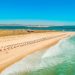 Descubra as 5 praias mais quentes do Algarve e mergulhe em águas irresistíveis