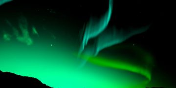 Tempestade solar histórica pode fazer auroras visíveis em Portugal — mas o risco também é real